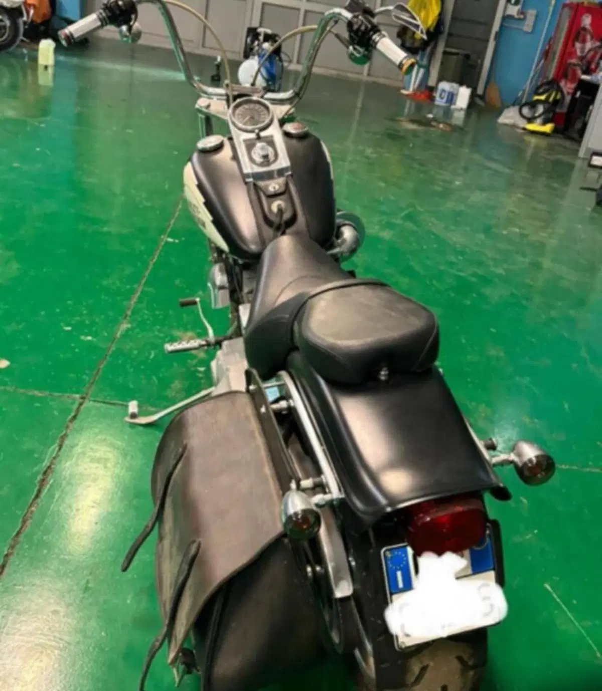 Harley-Davidson 1584 Custom (2007) - FXSTC (9)
