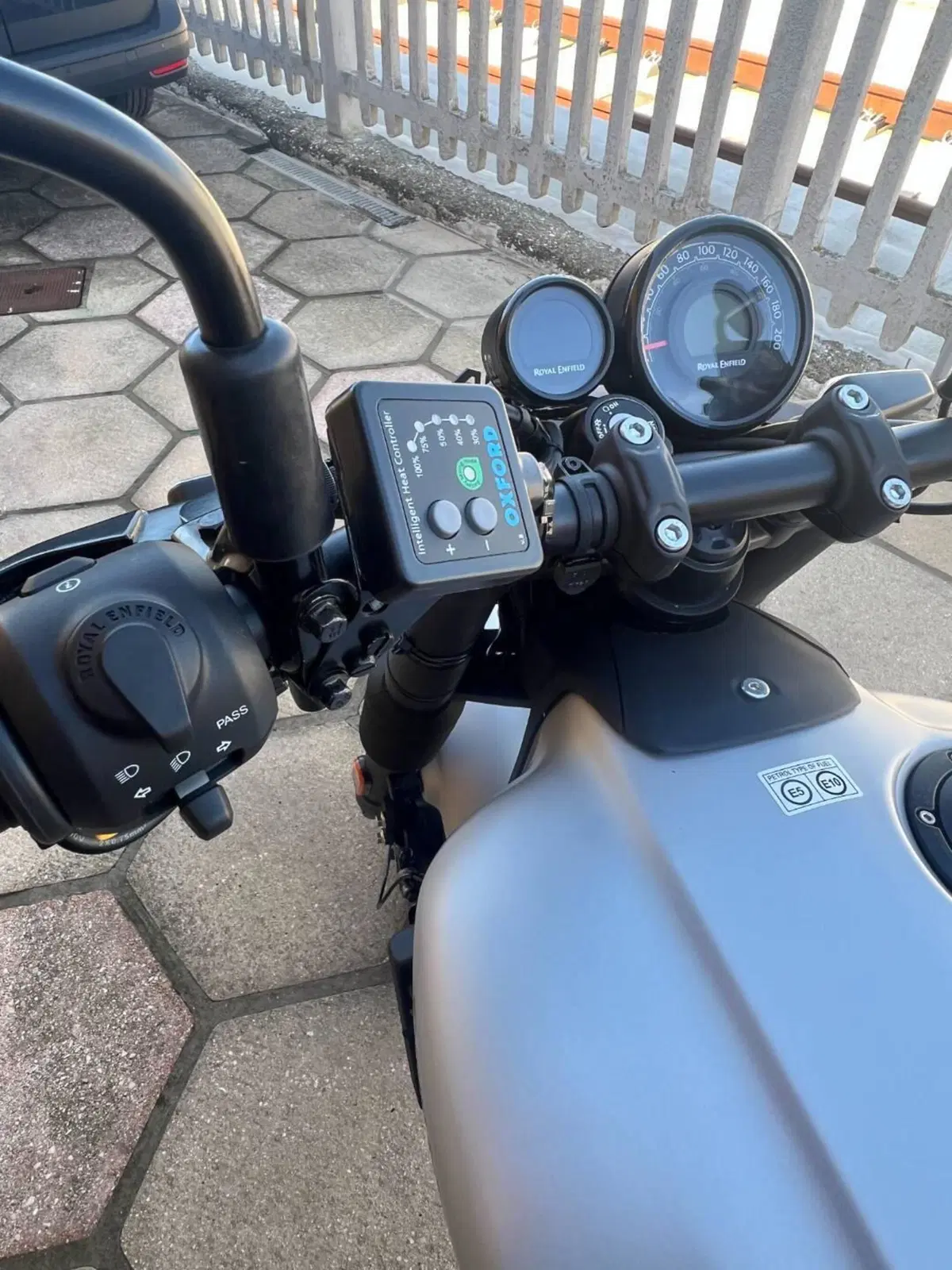 Royal Enfield Guerrilla 450 (2024 - 26) (5)