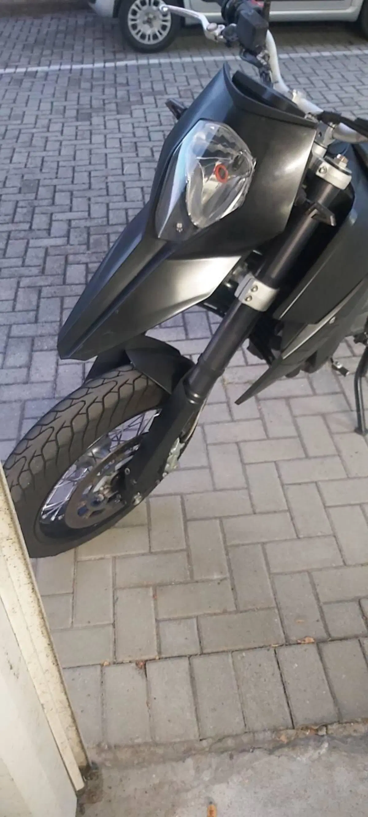 KTM 690 Supermoto (2007 - 12) (2)