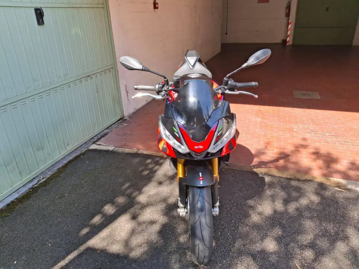 Aprilia Tuono V4 Factory (2021 - 24) (3)