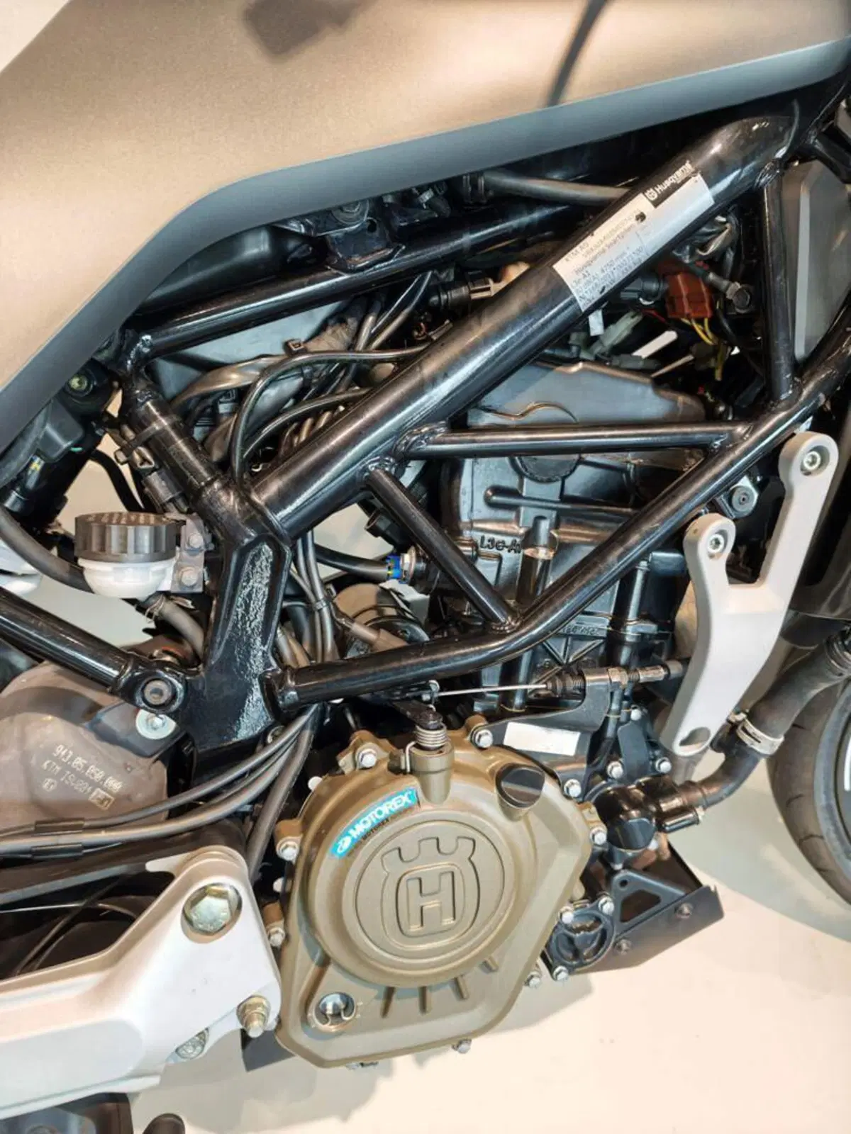 Husqvarna Svartpilen 125 (2021 - 23) (4)