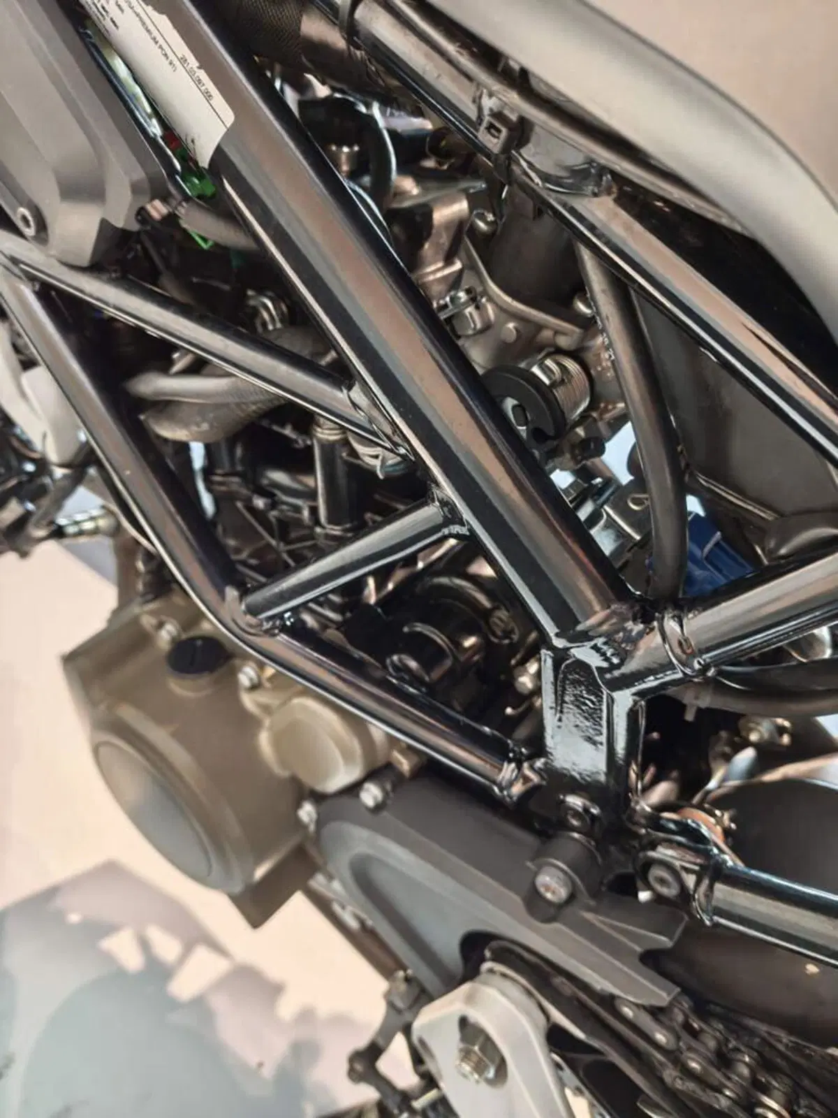 Husqvarna Svartpilen 125 (2021 - 23) (8)