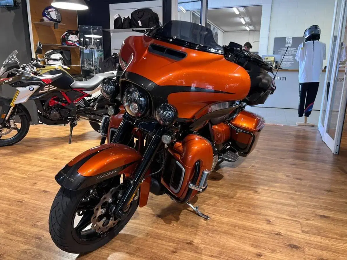 Harley-Davidson 114 Electra Glide Ultra Limited (2019) - FLHTK (4)