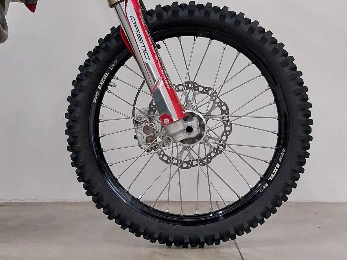 Ducati Desmo450 MX (2026) (13)