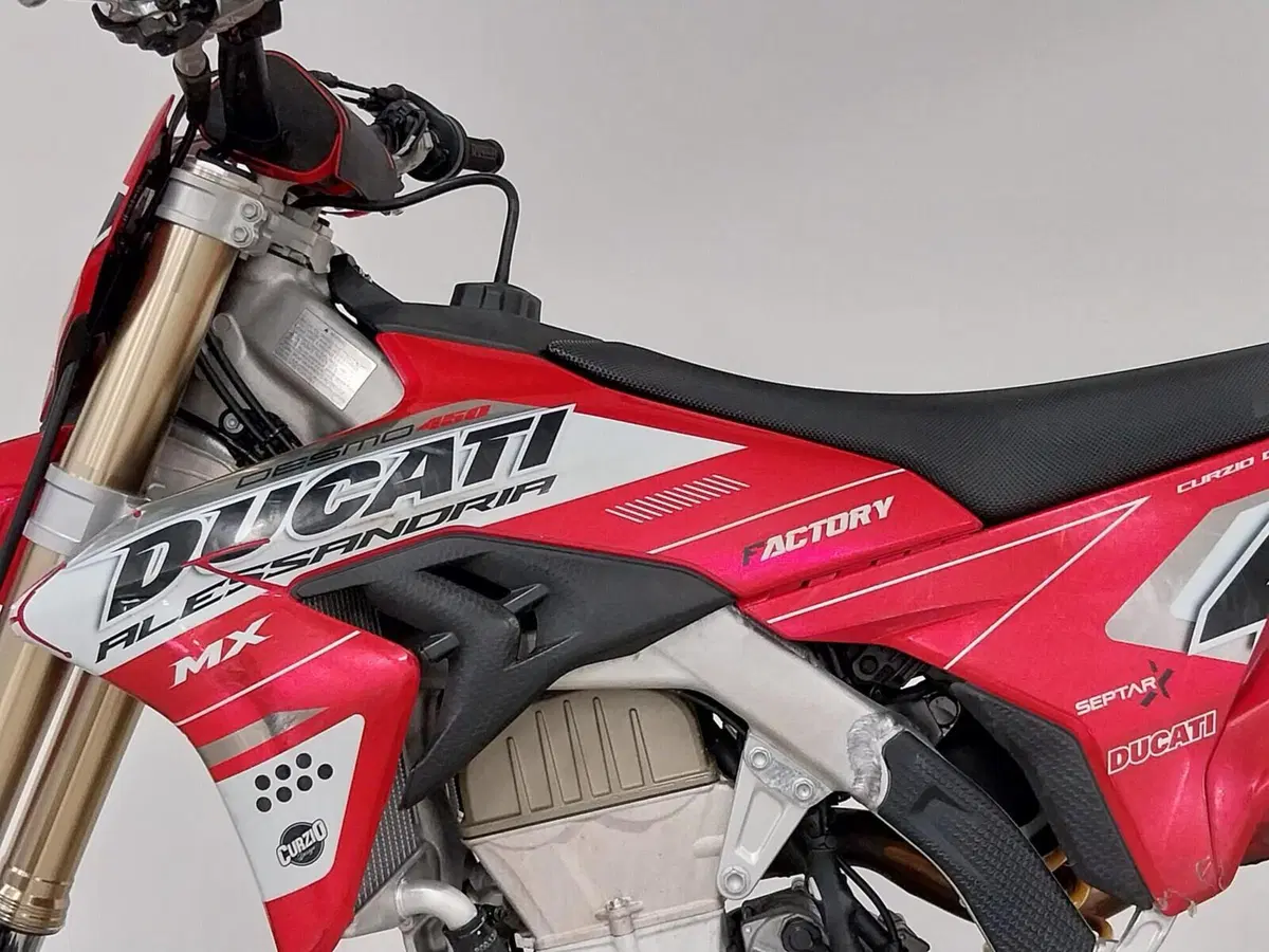 Ducati Desmo450 MX (2026) (15)