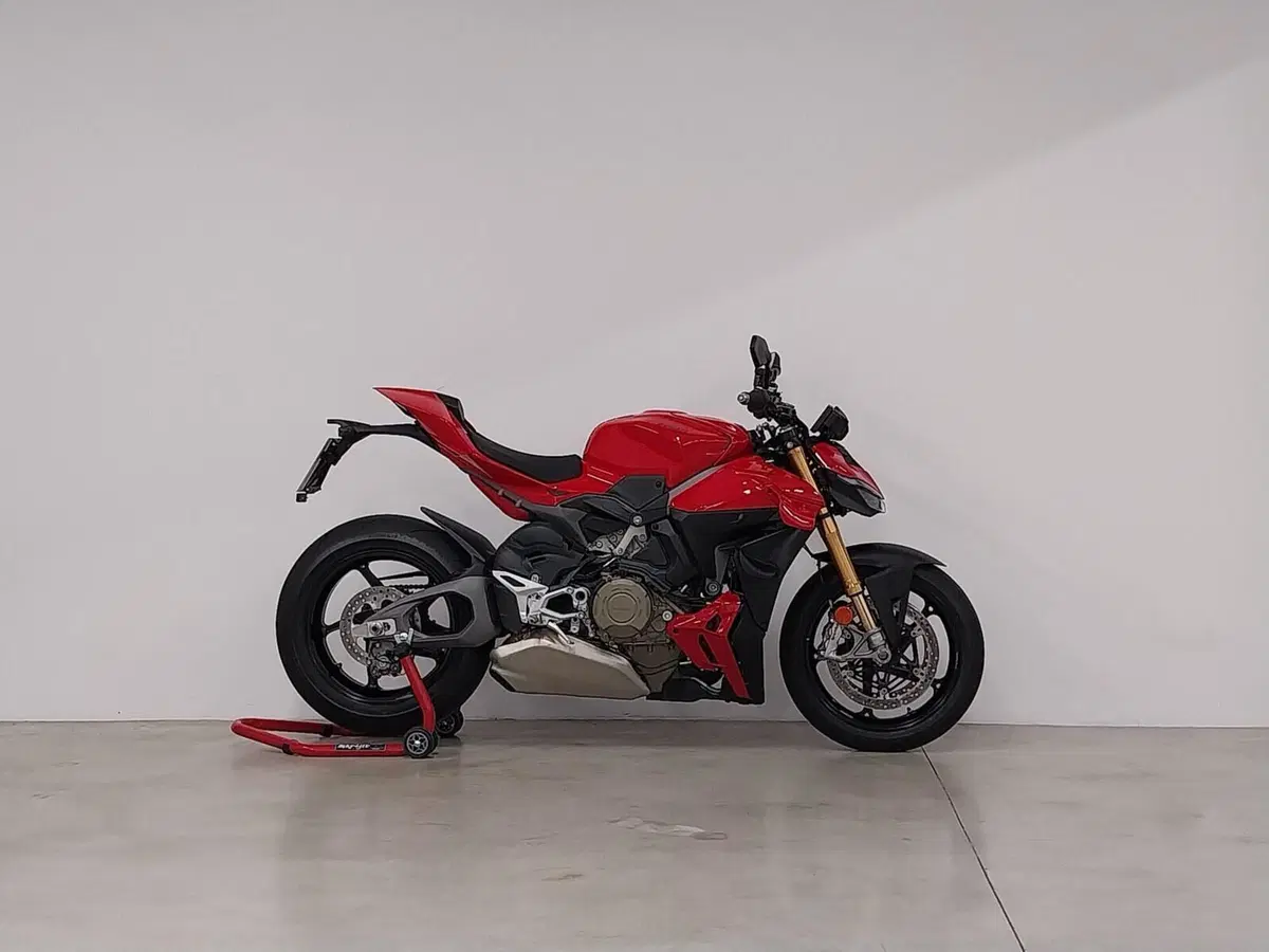 Ducati Streetfighter V4 S (2025 - 26) (2)