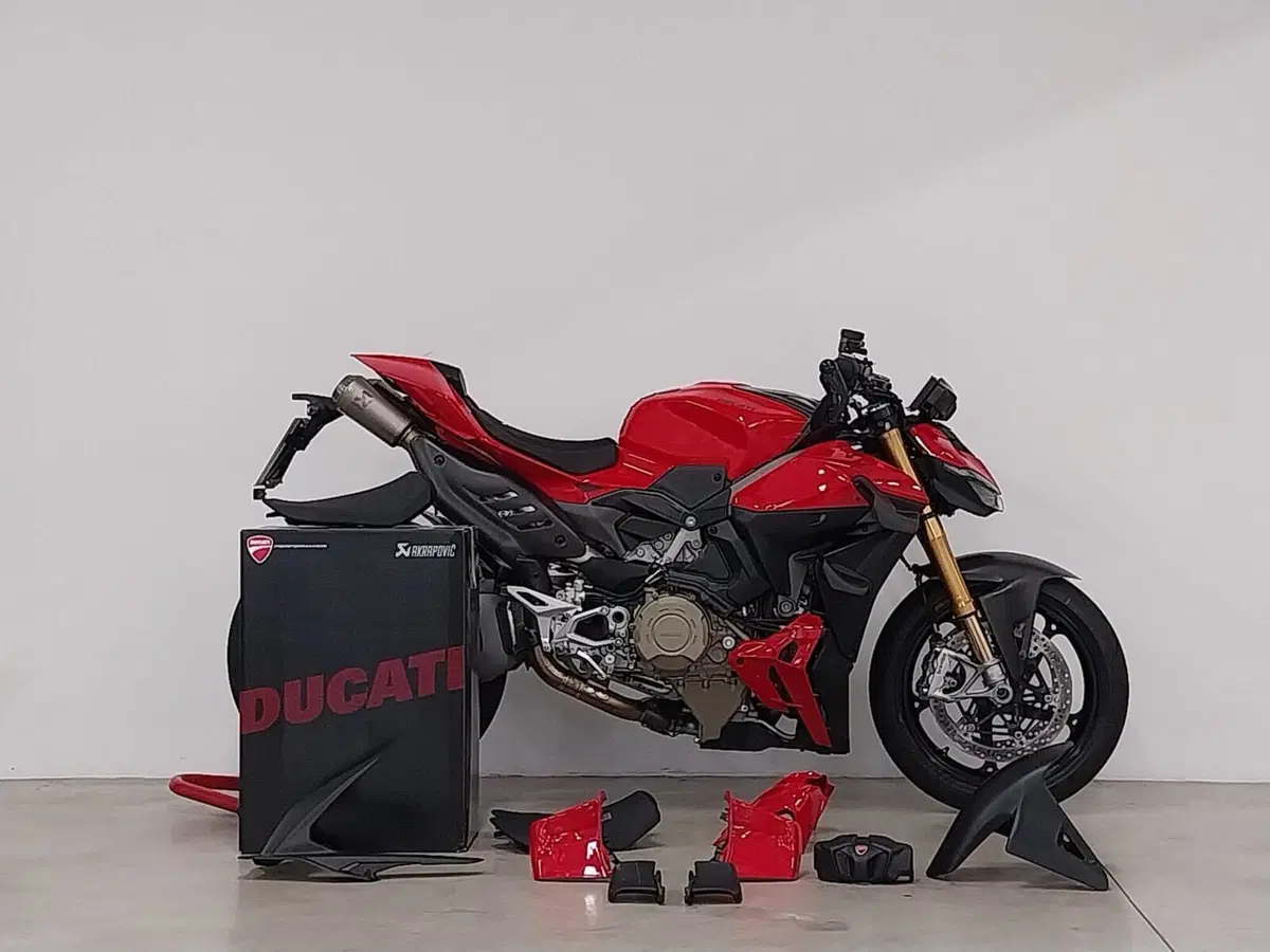 Ducati Streetfighter V4 S (2025 - 26)