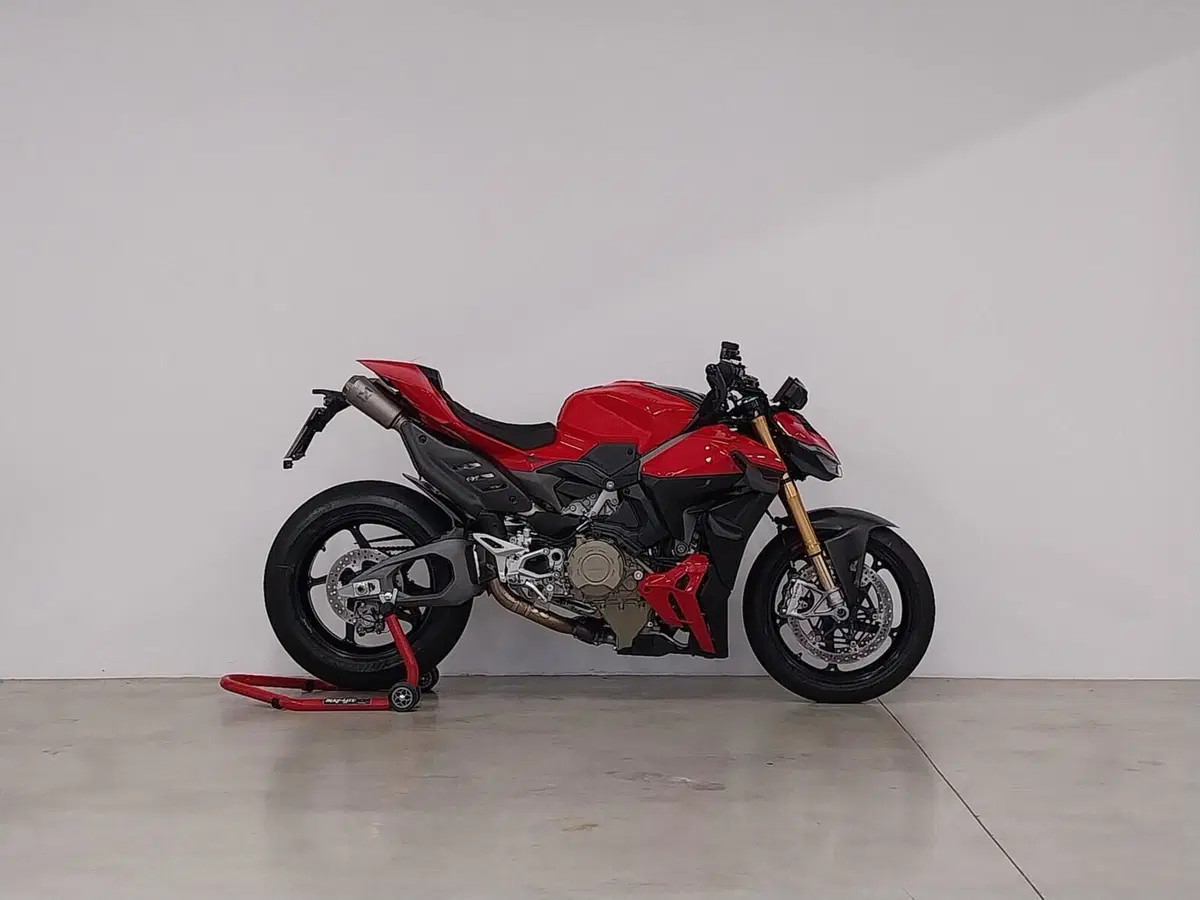 Ducati Streetfighter V4 S (2025 - 26) (2)