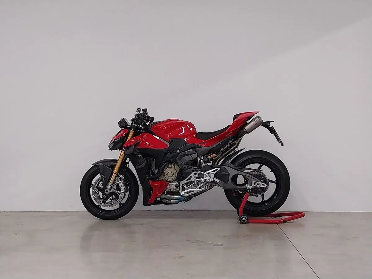 Ducati Streetfighter V4 S (2025 - 26) (3)