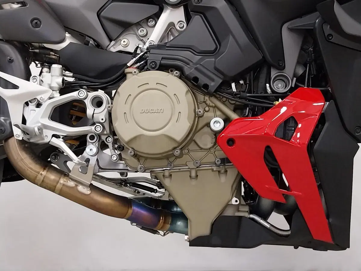 Ducati Streetfighter V4 S (2025 - 26) (12)