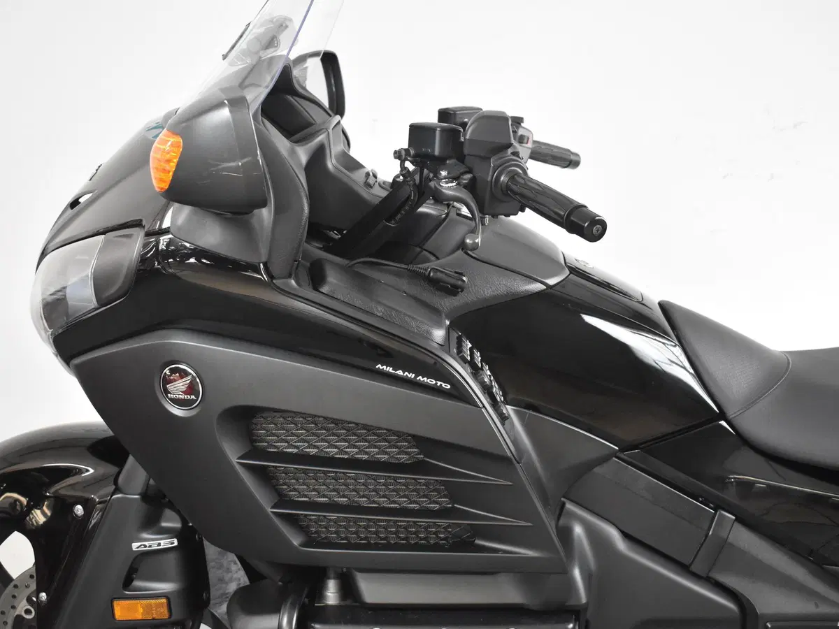 Honda GL 1800 F6B Goldwing Bagger (2012 - 16) (13)