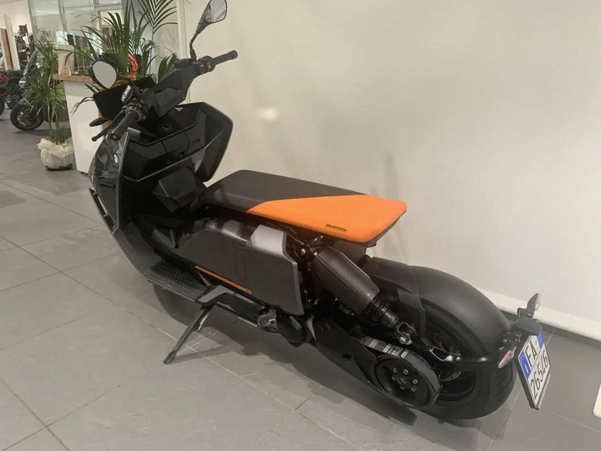 Bmw CE 04 (2021 - 25) (3)