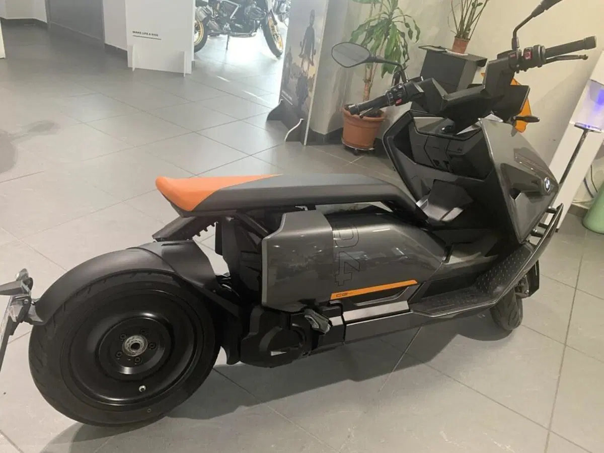 Bmw CE 04 (2021 - 25) (11)
