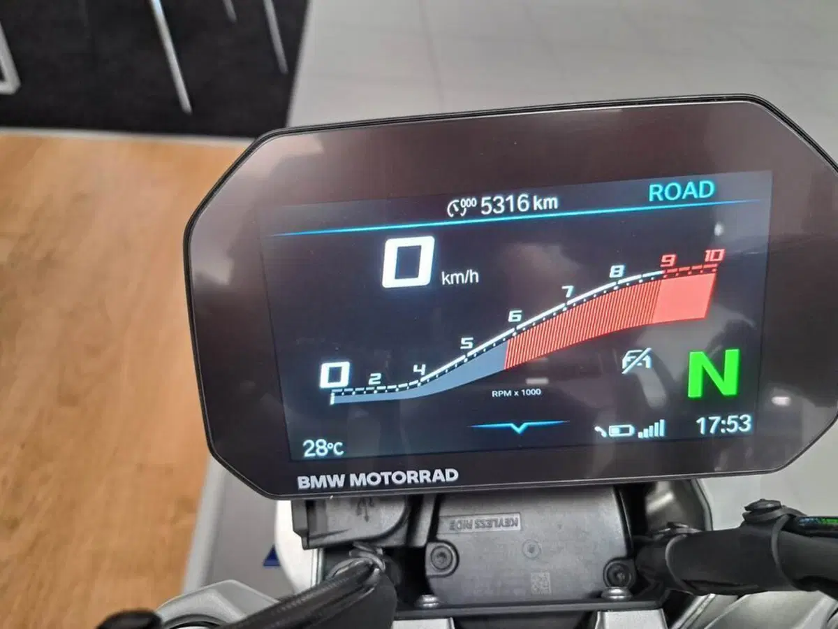 Bmw R 1300 R (2026 - 27) (6)