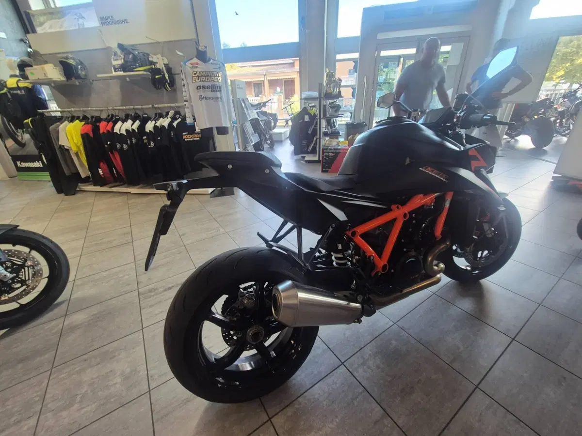 KTM 1390 Super Duke R (2024 - 26) (3)