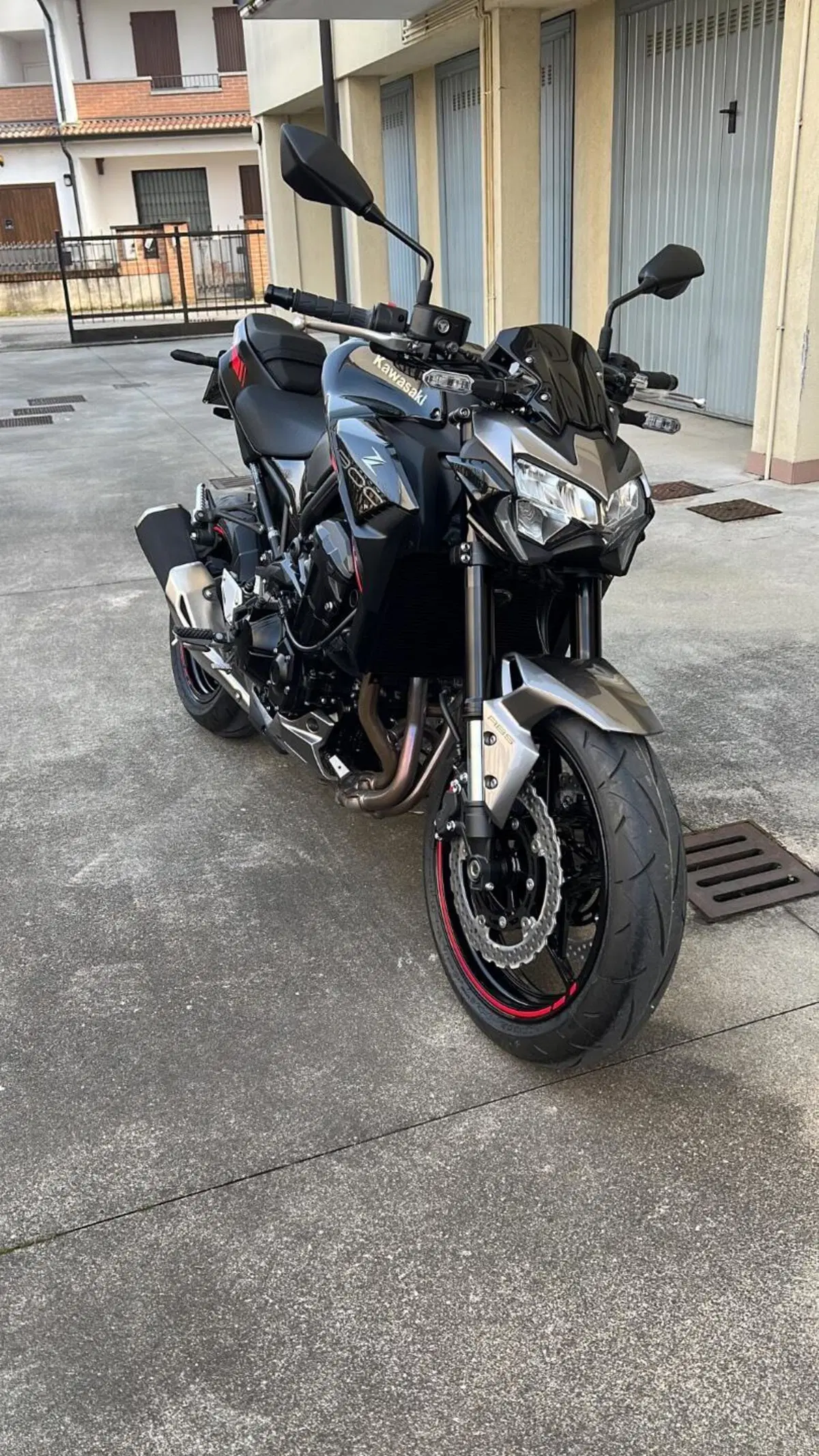 Kawasaki Z 900 (2021 - 24) (2)