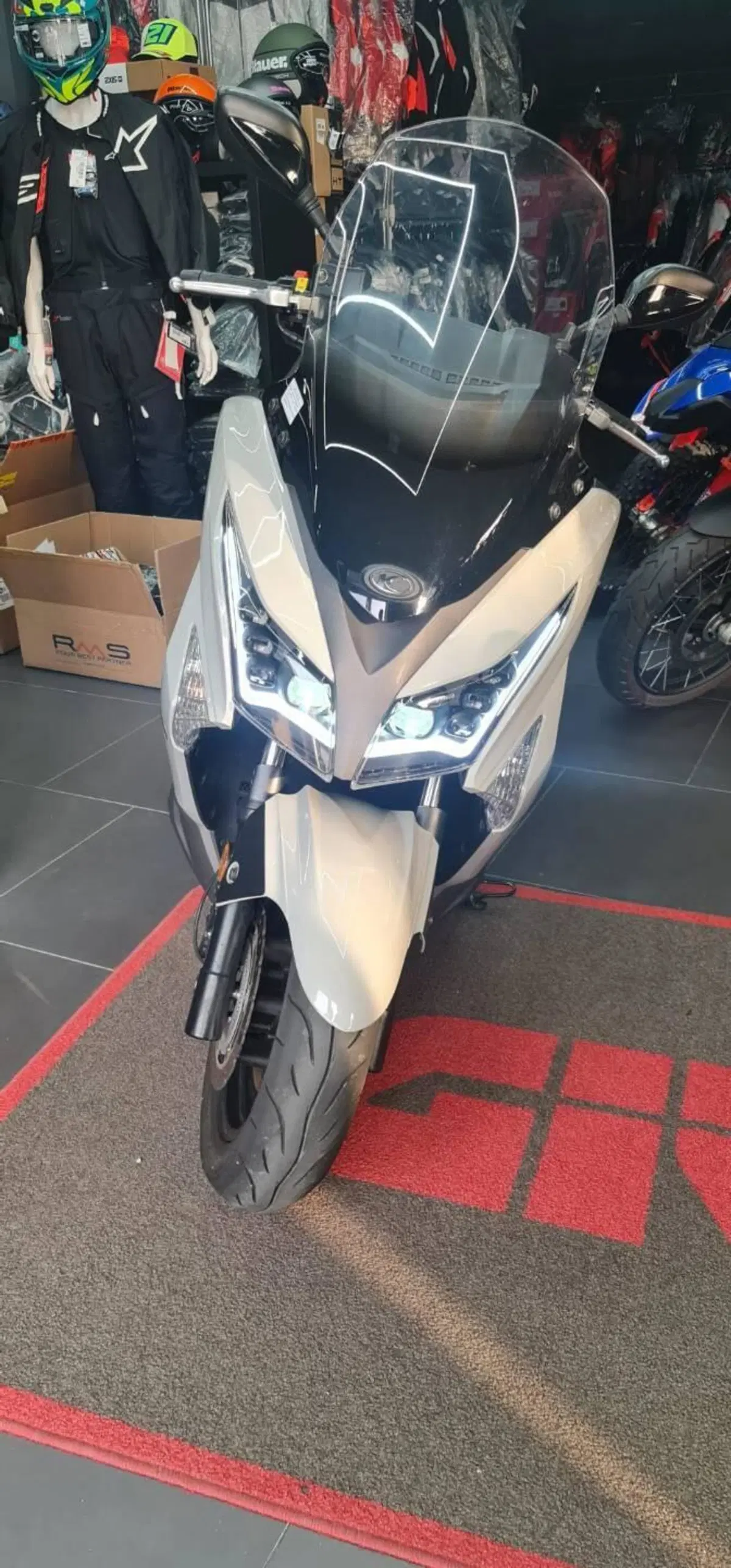 Kymco X-Town 300i (2021 - 24) (2)