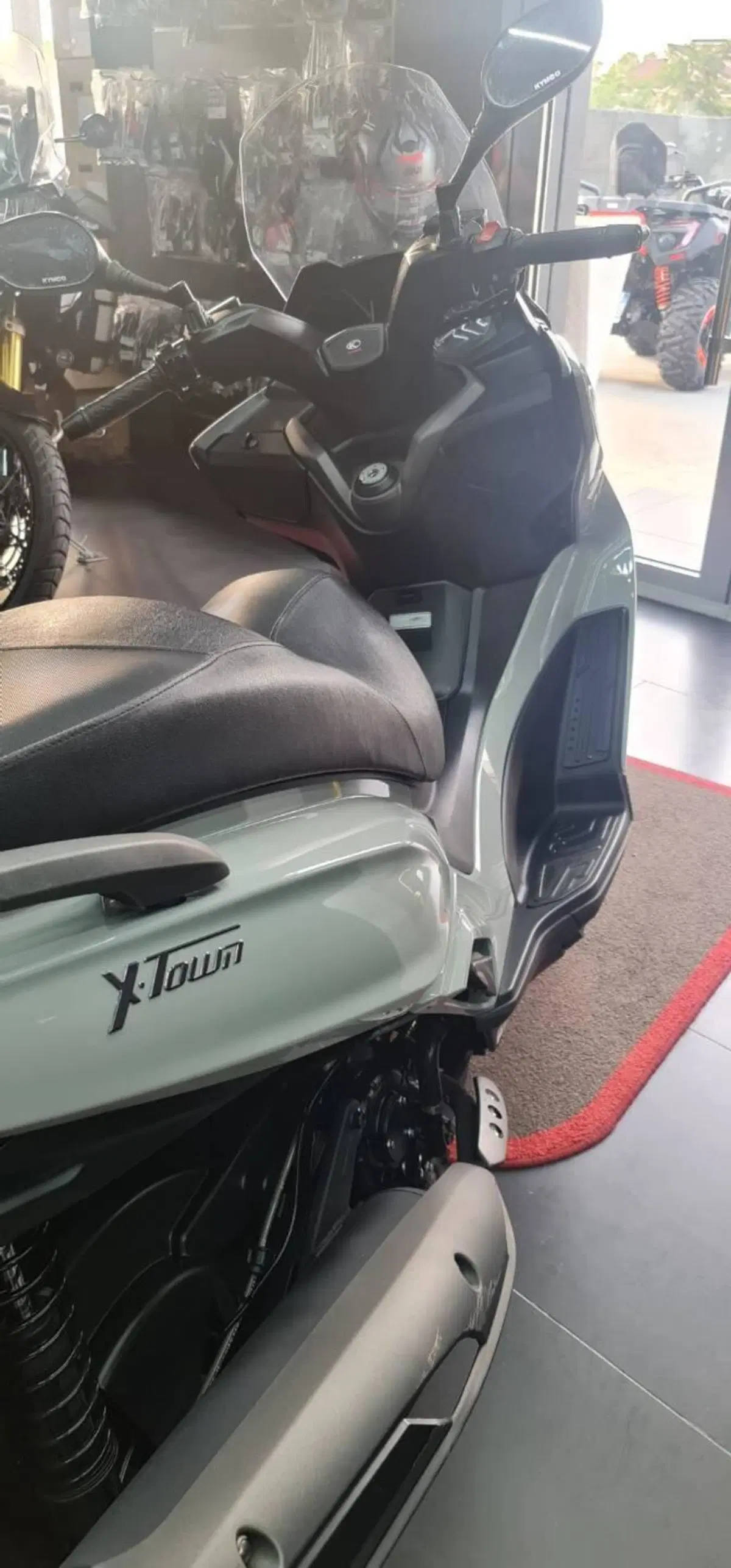 Kymco X-Town 300i (2021 - 24) (6)