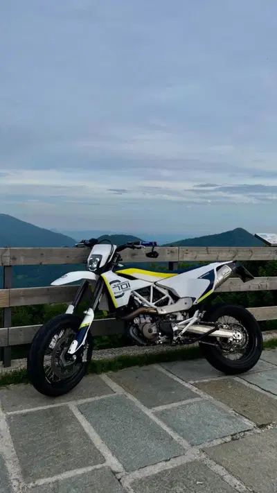 Husqvarna 701 Supermoto (2017 - 19) usata