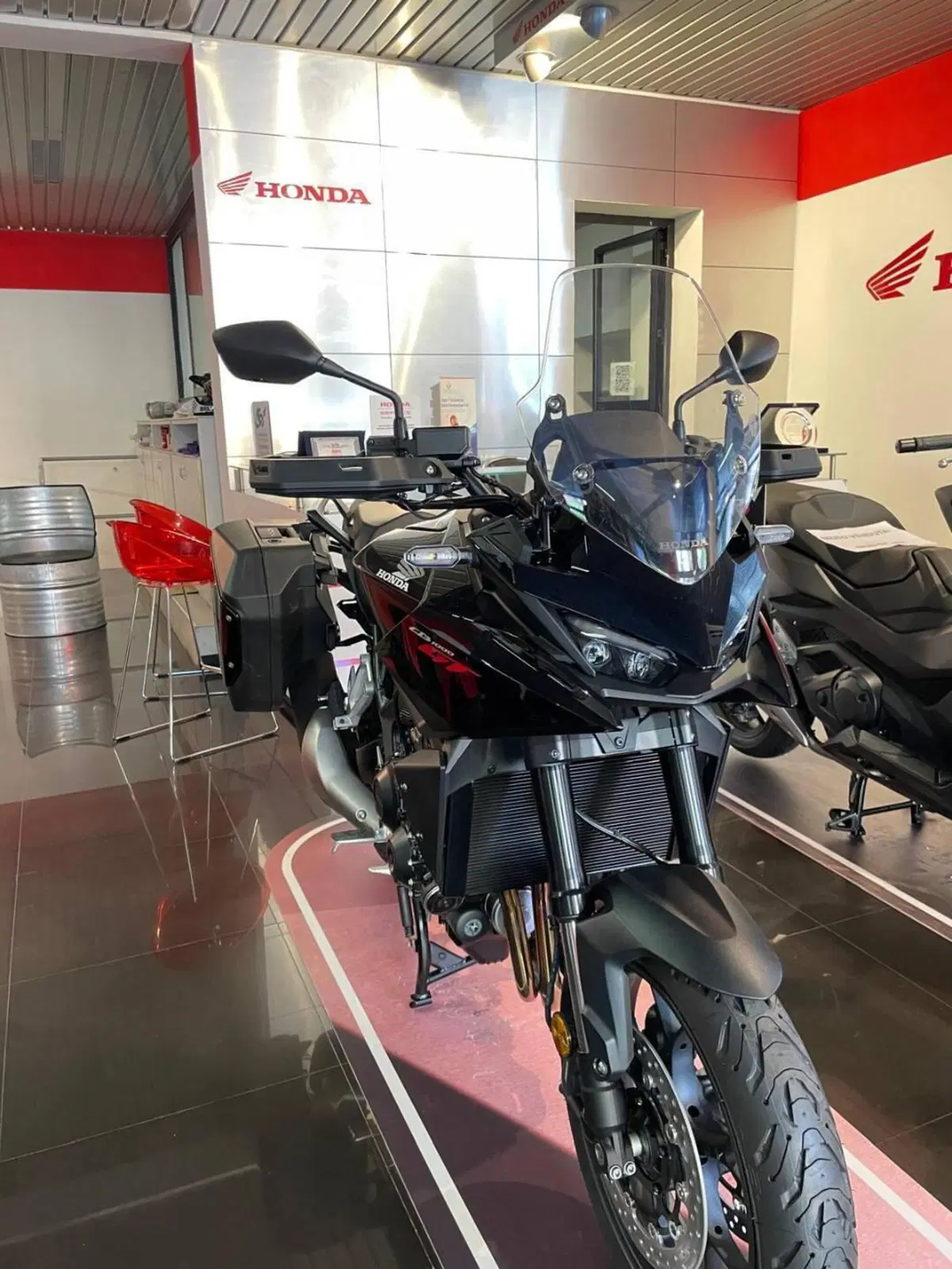 Honda CB 1000 GT (2026) (2)