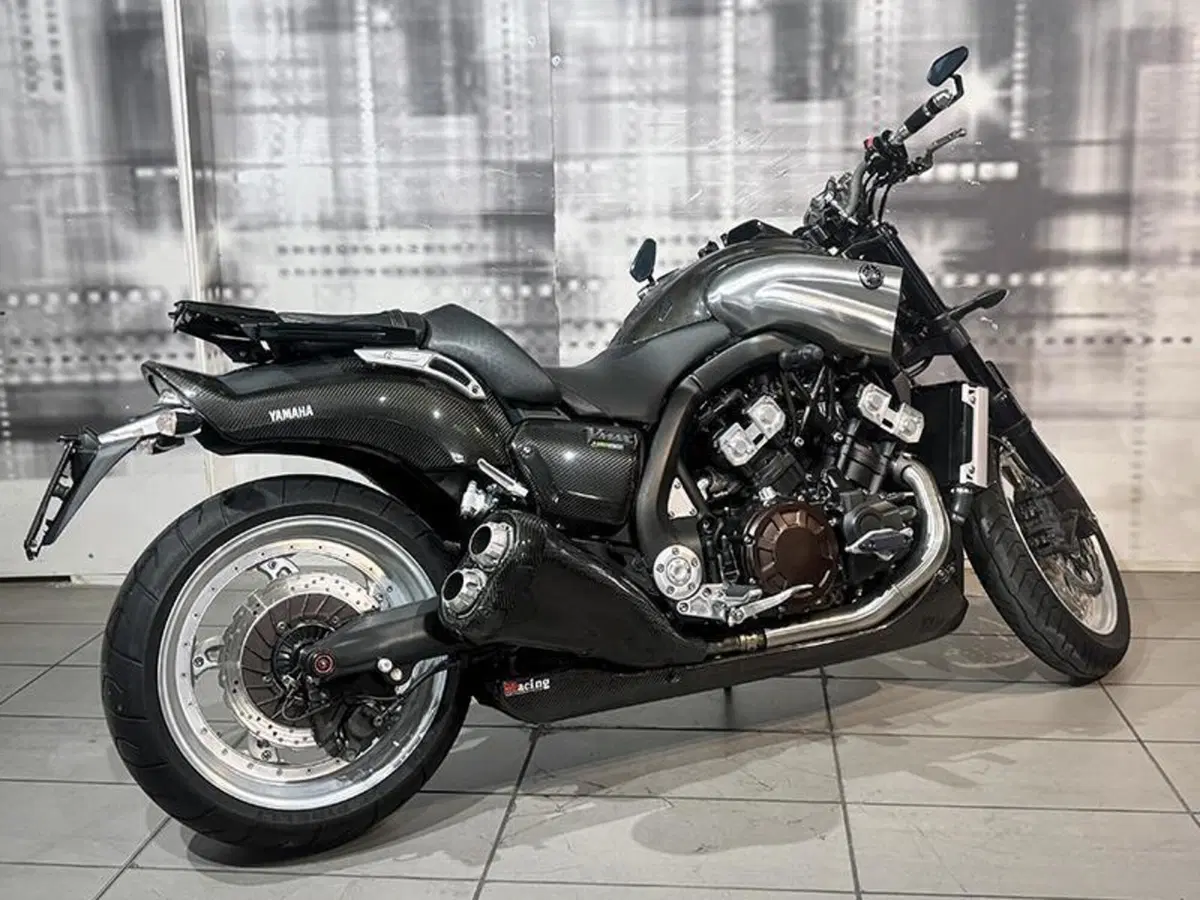Yamaha VMAX (2008 - 17) (7)