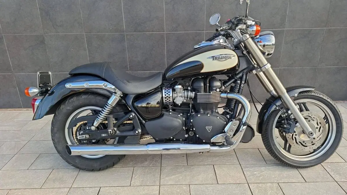 Triumph Speedmaster 865 (2005 - 10) (4)