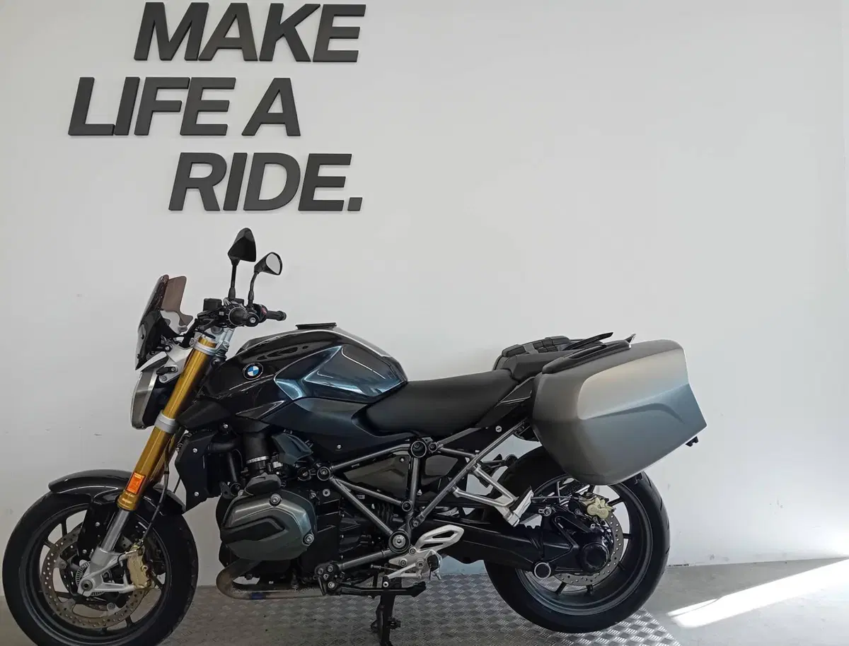 Bmw R 1200 R (2017 - 18) (2)
