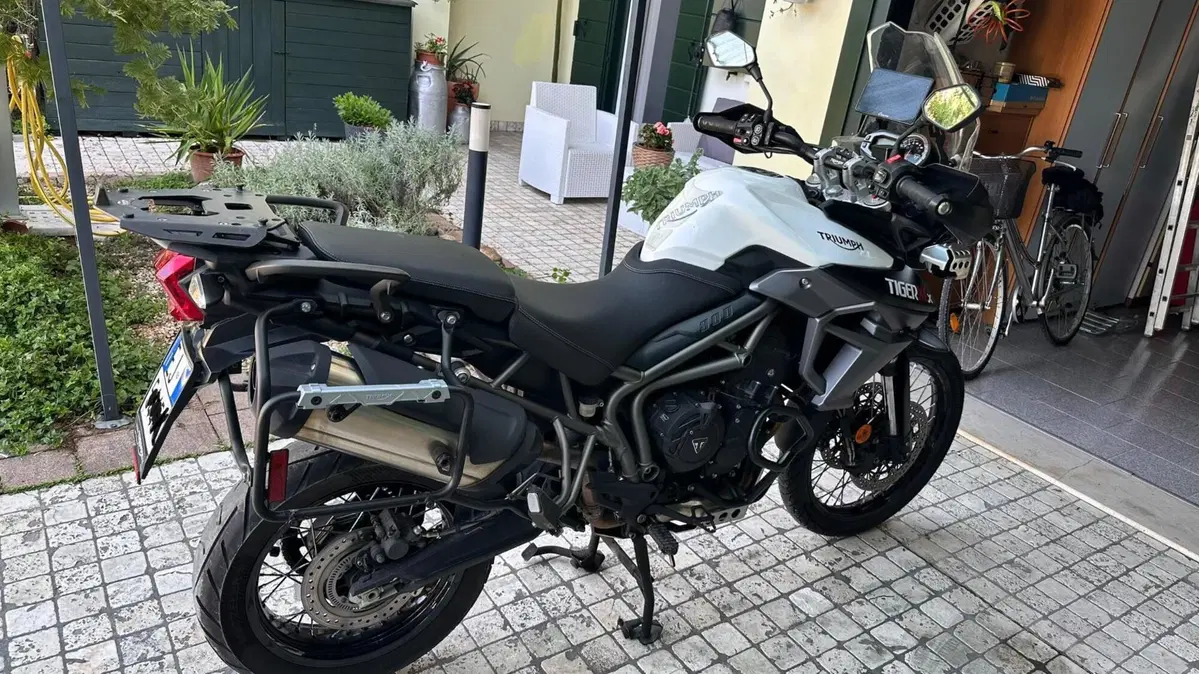 Triumph Tiger 800 XCx (2017 - 18) (2)
