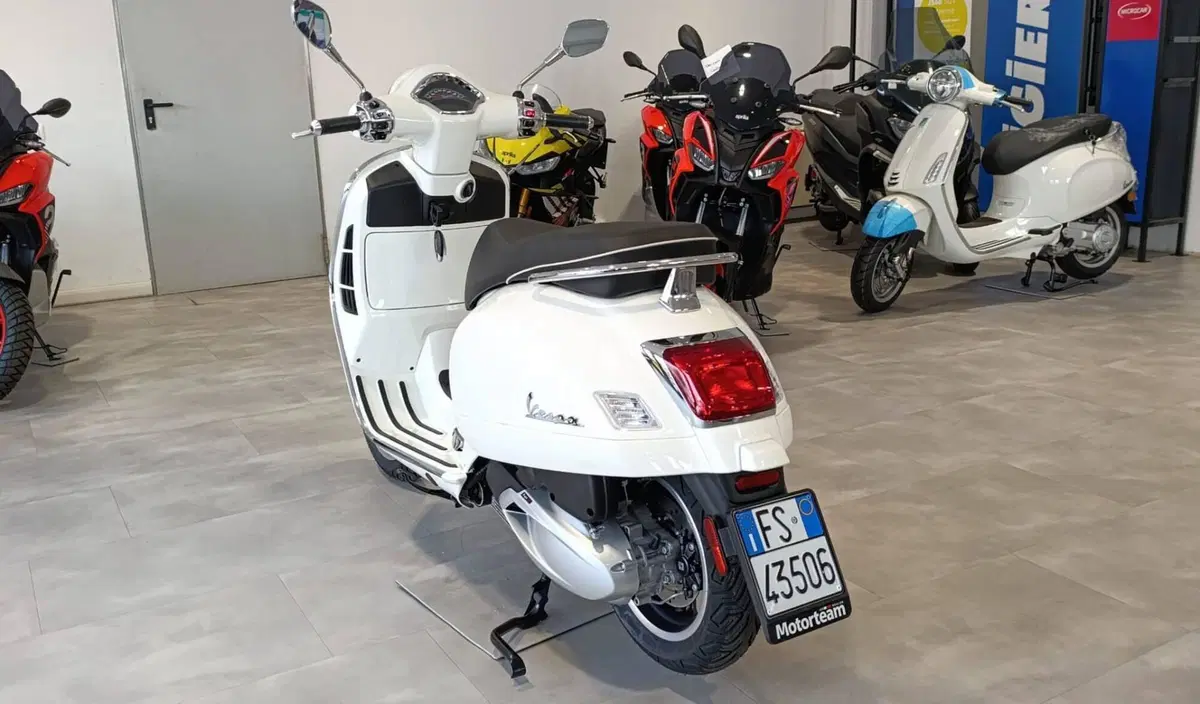 Vespa GTS 310 Super (2025 - 26) (4)