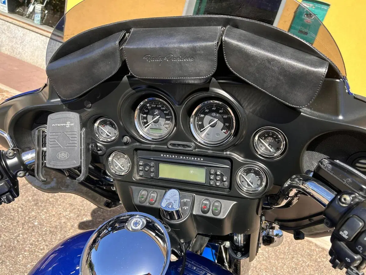 Harley-Davidson 1690 Electra Glide Ultra Limited (2010 - 13) - FLHTK (6)