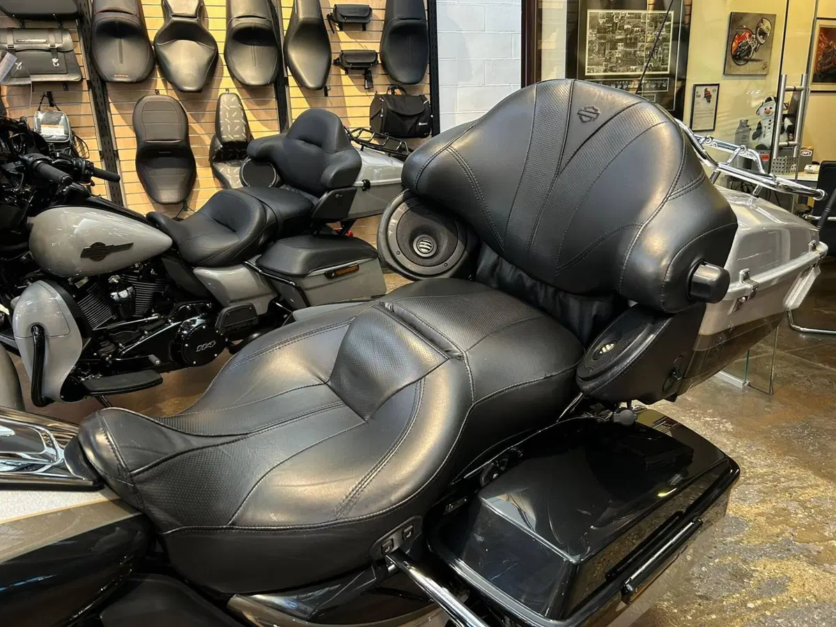 Harley-Davidson 1800 Electra Glide Ultra Classic (2012 - 13) - FLHTCUSE (5)
