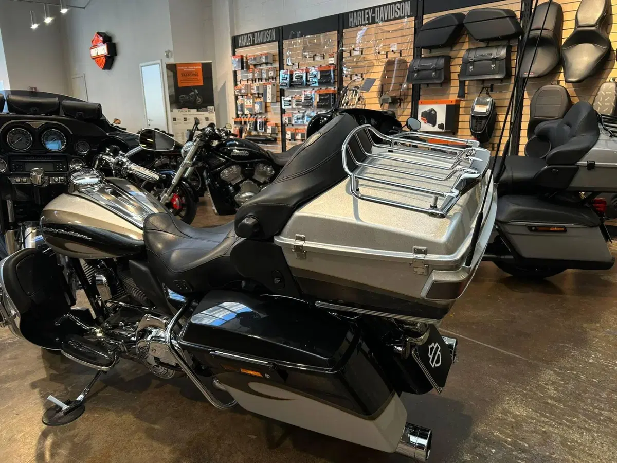 Harley-Davidson 1800 Electra Glide Ultra Classic (2012 - 13) - FLHTCUSE (8)