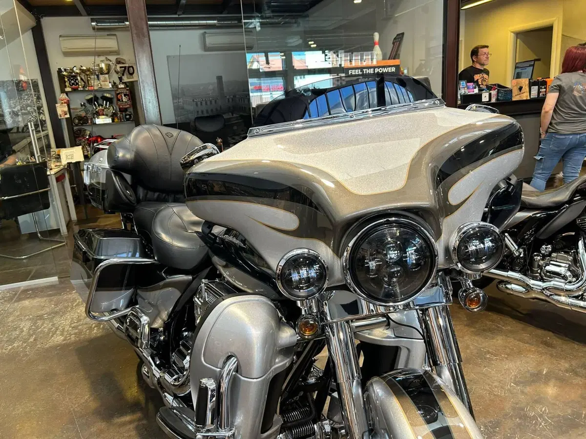 Harley-Davidson 1800 Electra Glide Ultra Classic (2012 - 13) - FLHTCUSE (12)