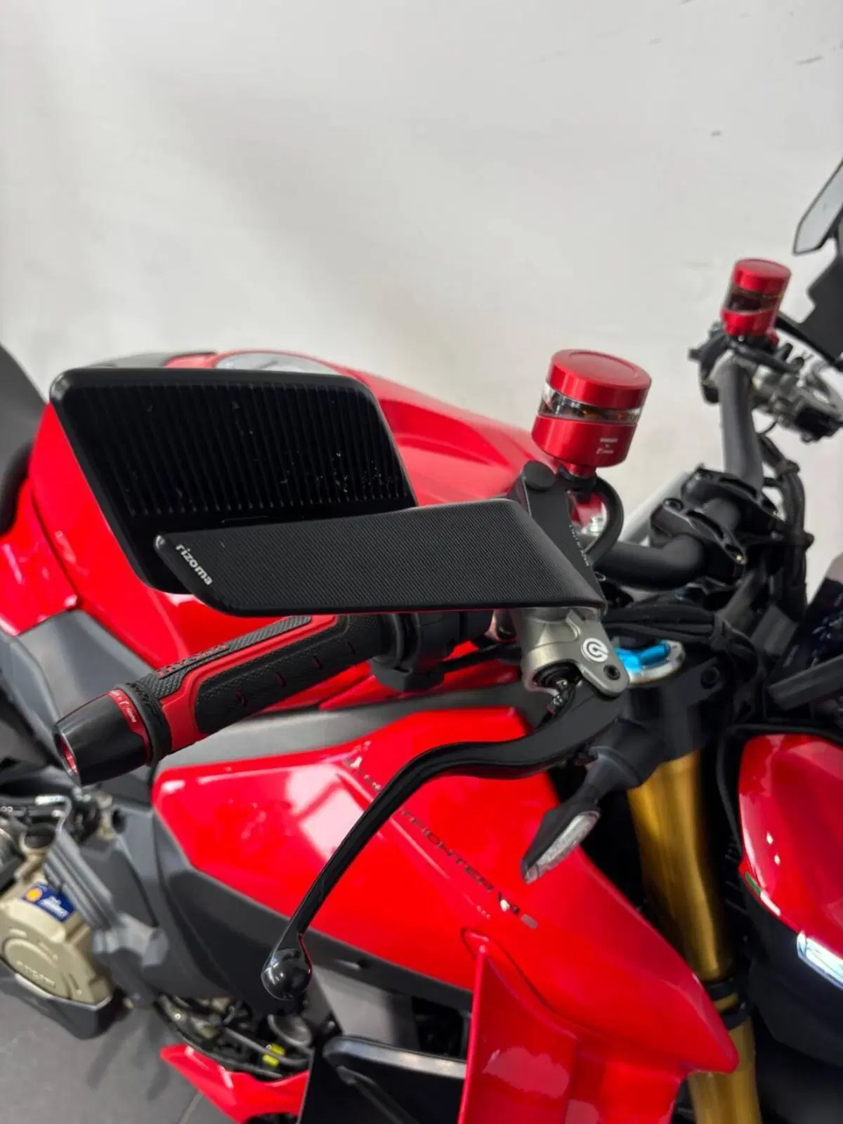 Ducati Streetfighter V4 S (2025 - 26) (5)