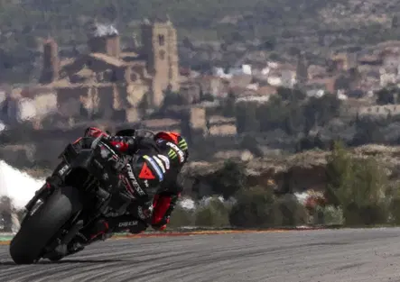 Bezzecchi e Aprilia ne hanno di più: pole-record davanti a Márquez [CLASSIFICA e VIDEO]