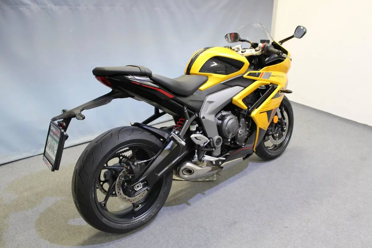 Triumph Daytona 660 (2024 - 26) (2)