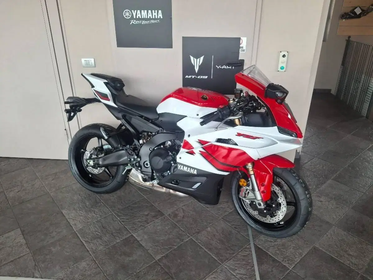 Yamaha YZF R9 70th (2026)