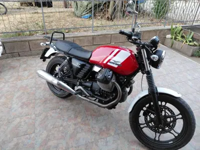 Moto Guzzi V7 Stone (2012 - 15) usata