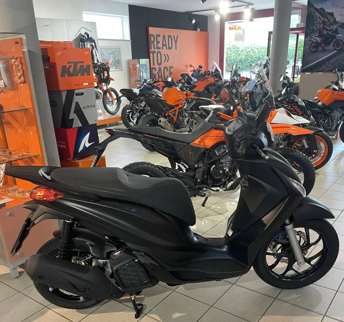 Piaggio Medley 200 S (2025 - 26) (3)