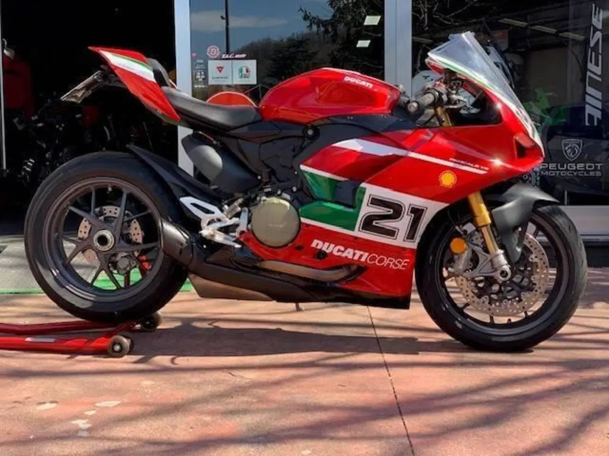 Ducati Panigale V2 Bayliss 1st Championship 20th Anniversary (2021 - 24)