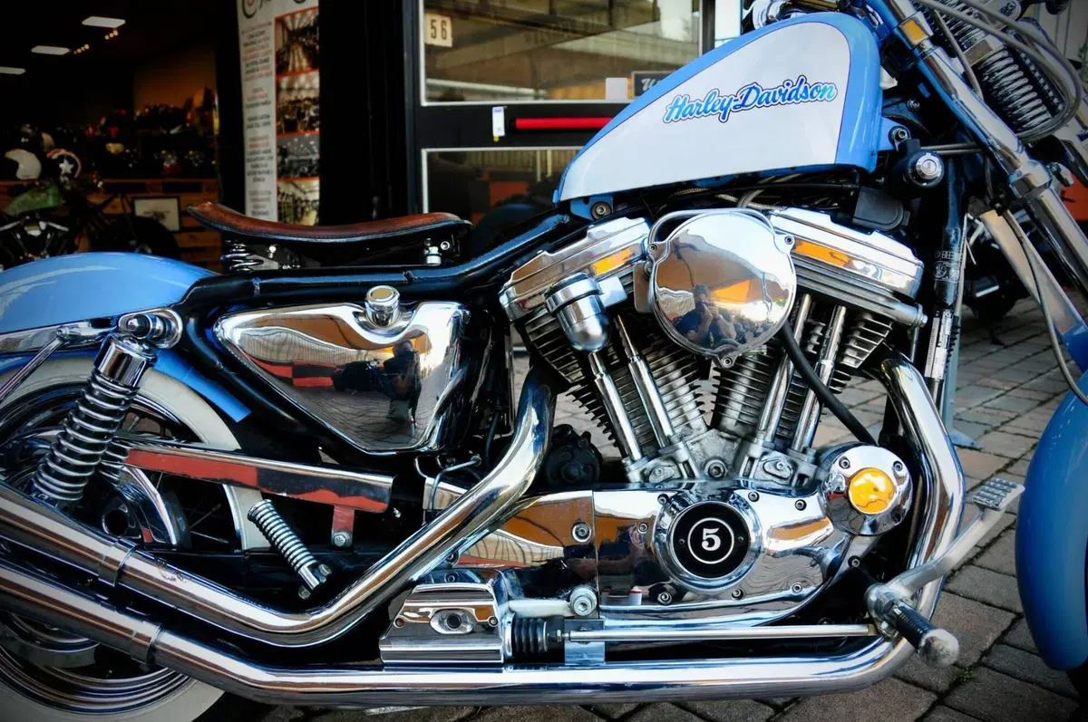 Harley-Davidson 883 Hugger (1994 - 00) - XLH (12)