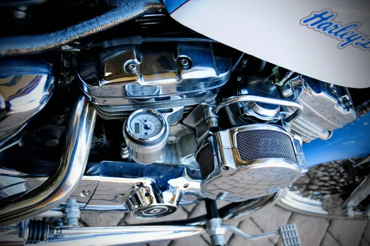 Harley-Davidson 883 Hugger (1994 - 00) - XLH (13)