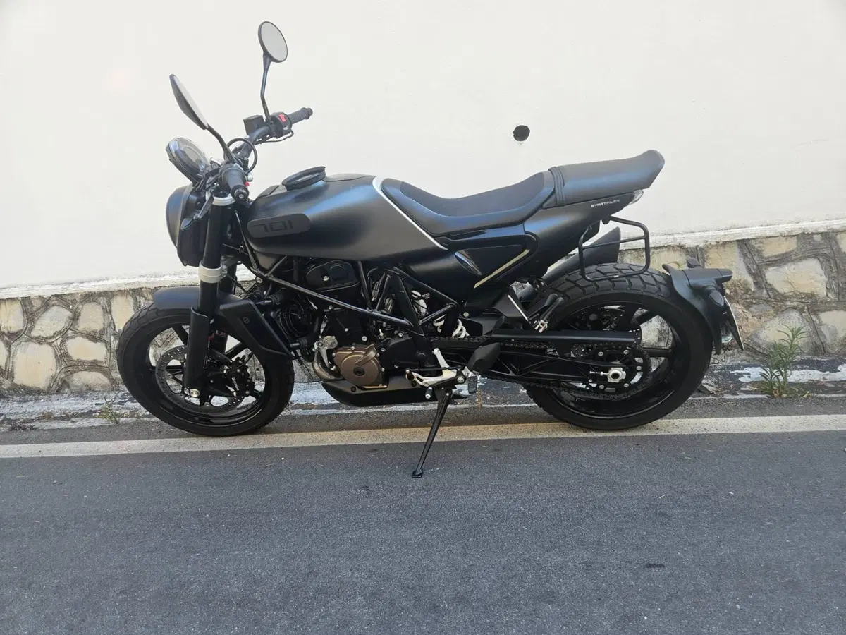 Husqvarna Svartpilen 701 (2020)