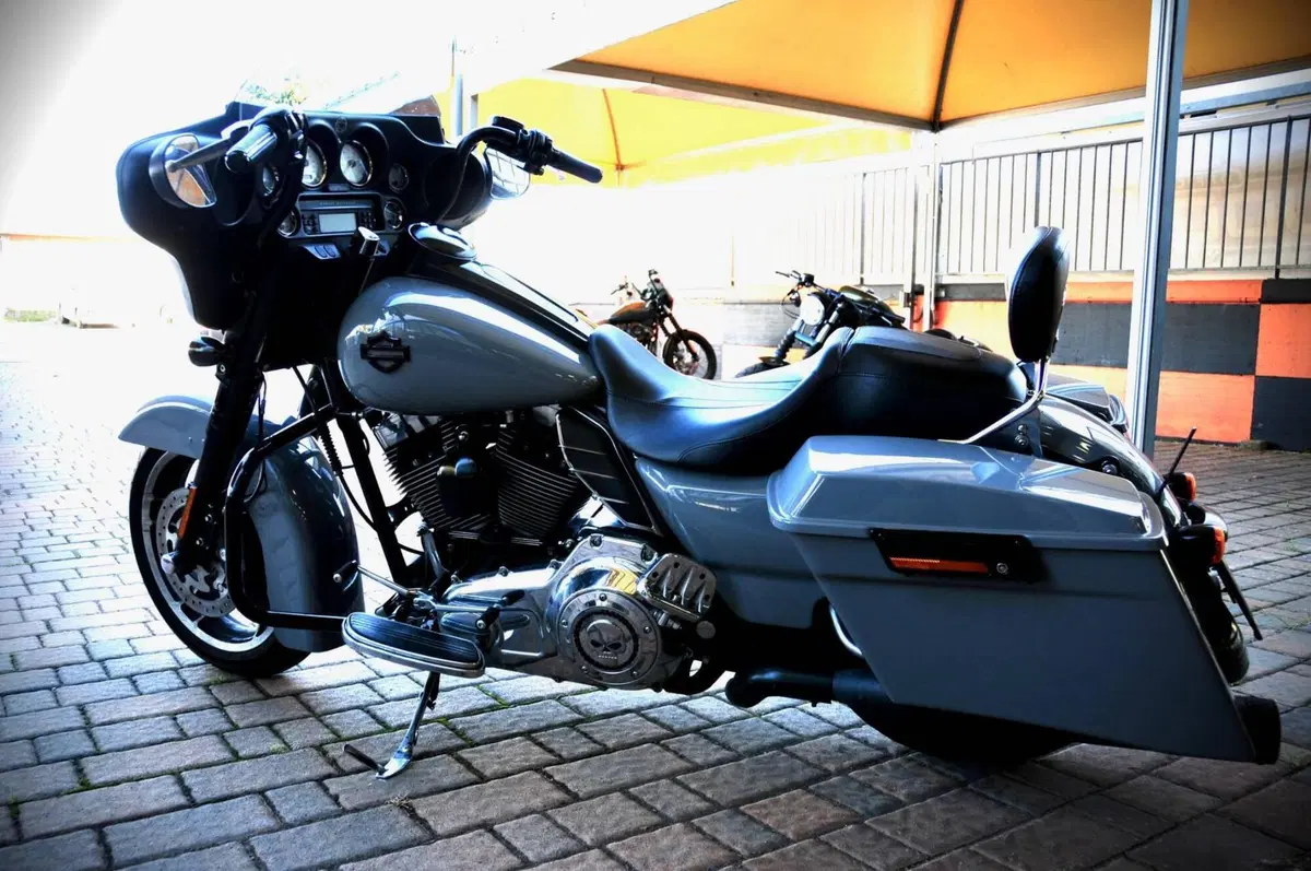 Harley-Davidson 1584 Street Glide (2008 - 10) - FLHX (5)