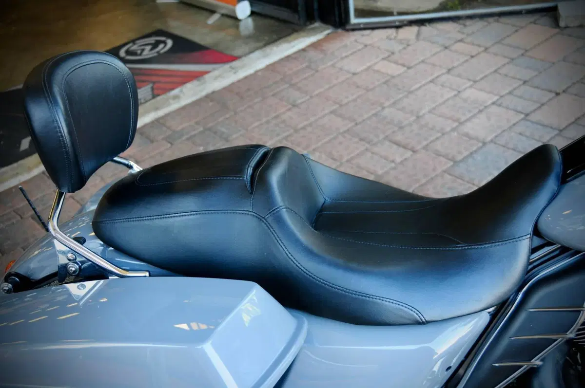 Harley-Davidson 1584 Street Glide (2008 - 10) - FLHX (10)
