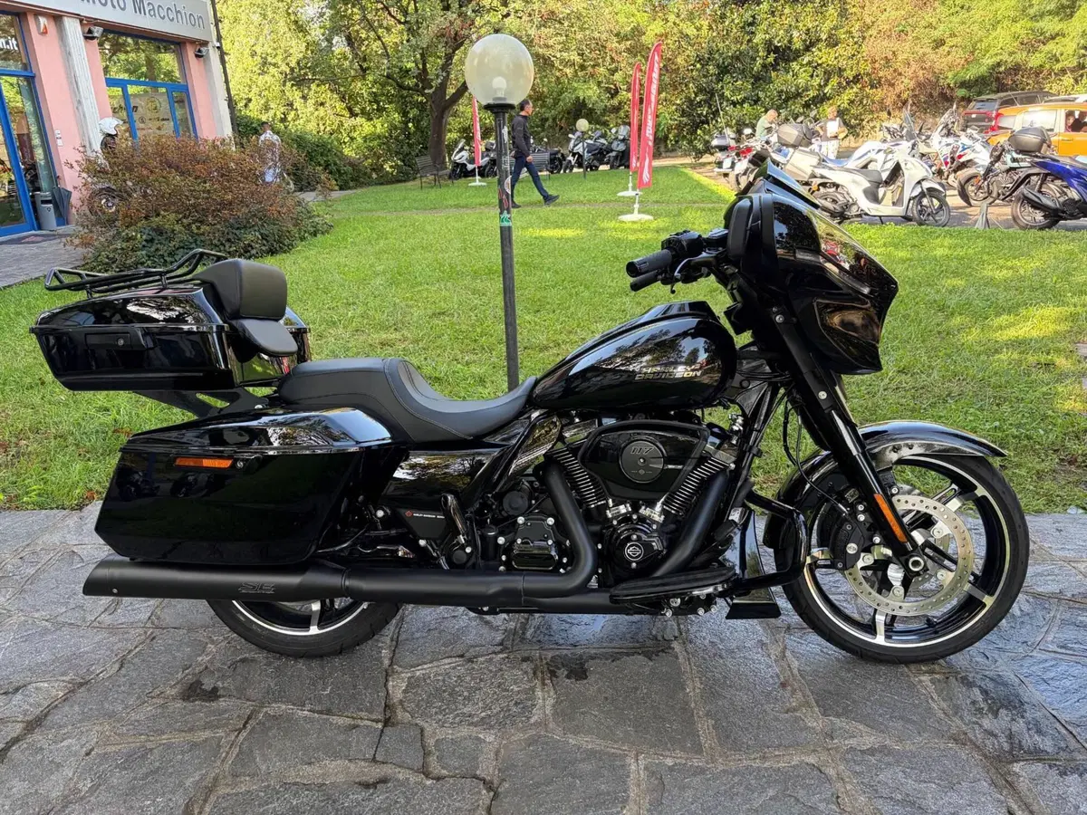 Harley-Davidson Street Glide (2024 - 26)
