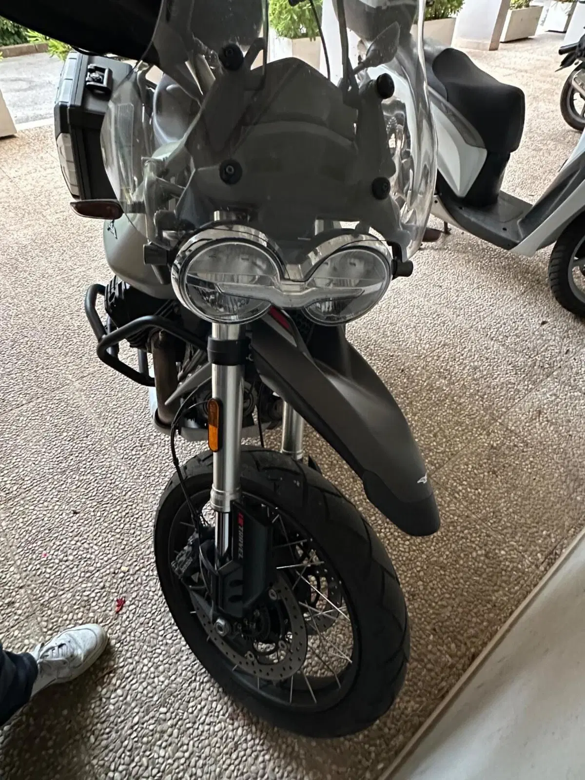 Moto Guzzi V85 TT (2021 - 23) (3)
