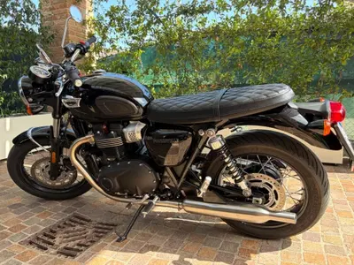 Triumph Bonneville T100 (2021 - 25) usata
