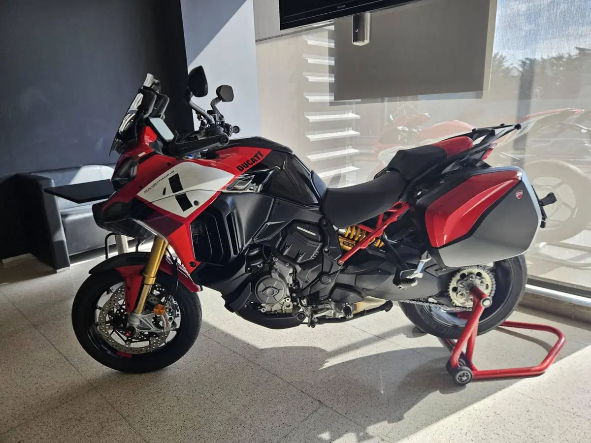 Ducati Multistrada V4 Pikes Peak (2021 - 24) (2)