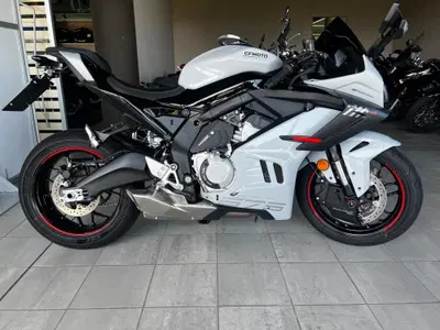 CFMOTO 675SR-R (2025 - 26) usata